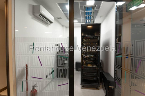 Inmejorable Oficina En Venta El Rosal, Lista Para Operar