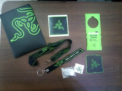 Razer - Kit Gamer Original - Landyard - Stickers Y Más