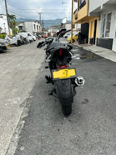 Akt Cr4 Modelo 2025 150 Cc 3,600 Km Soat Hasta Julio 2025