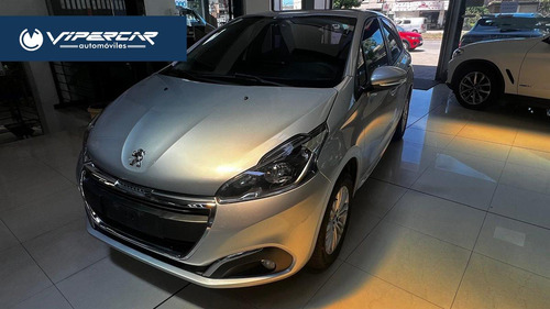 Peugeot 208 allure 1.6 manual