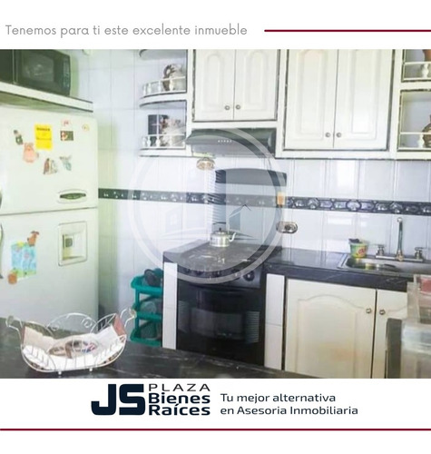 Imagen 8 de 12 de En Venta Bella Casa Urb. Las Delicias Santa Rita 04144435954