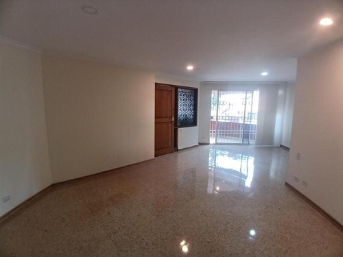 Apartamento En Arriendo Ubicado En Medellin Sector Laureles (24151).
