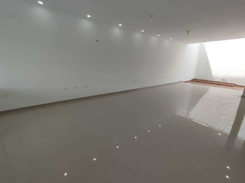 Imagen 2 de 15 de As En Venta Casa Casi Terminada En Solar De La Castellana As