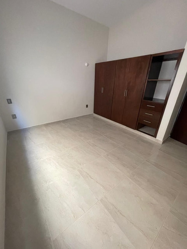 Casa De Un Piso, Esquina, En Col. Graciano Sánchez, Boca Del Río, Veracruz
