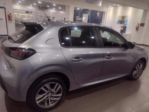 Peugeot 208 1.6 Feline Tiptronic
