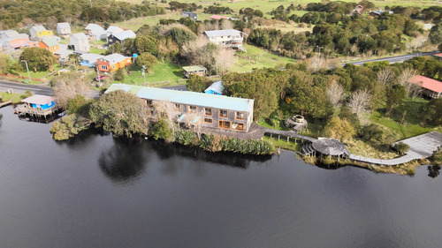 Palafito En Cucao, Chiloé (70134)