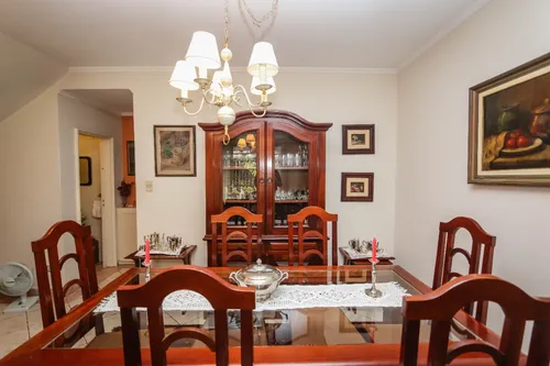 Casa Totalmente Reformada Pronta Para Morar Muito Bem.