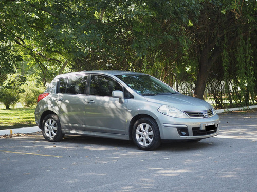Nissan Tiida 1.8 Visia