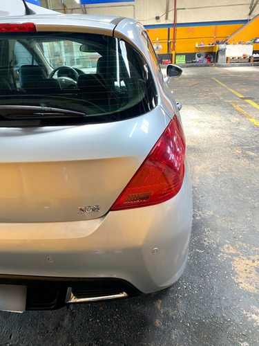 Imagen 22 de 24 de Peugeot 308 2.0 Feline 143cv