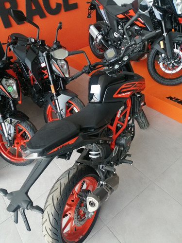 Imagen 10 de 11 de Ktm Duke 250 (2022)