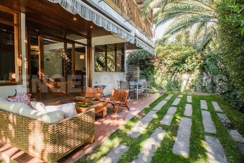Casa Con Amplios Espacios Y Excelente Iluminación