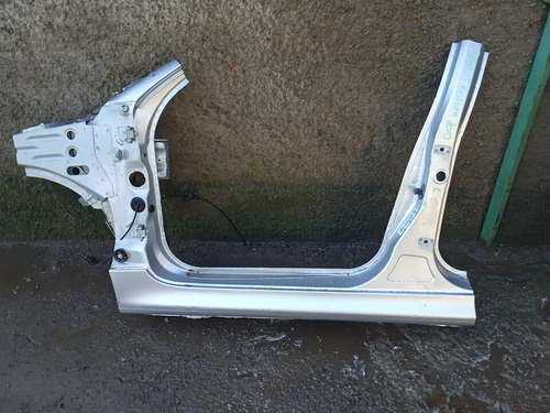 Lateral Caixa Ar Coluna Esquerda Peugeot 207 2010 (prata)