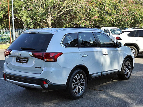 Imagen 4 de 15 de Mitsubishi Outlander 2.4 Gls 4wd 7a At 2016