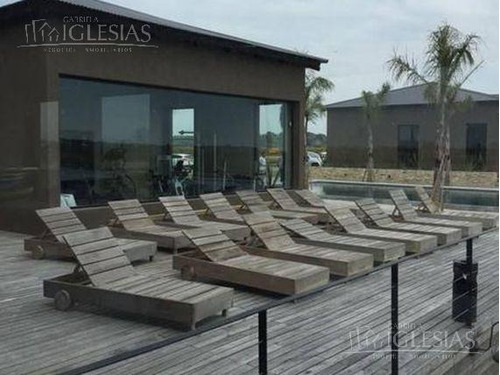 Lote Al Lago En El Barrio El Naudir
