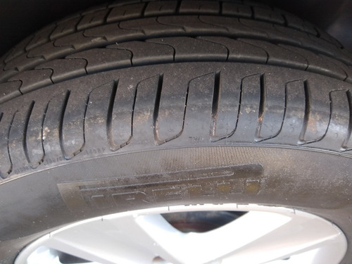 Imagem 7 de 8 de Volkswagen Crossfox 2011 1.6 Vht Total Flex 5p