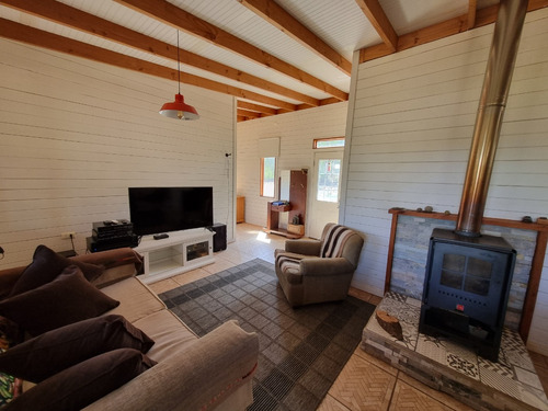 Parcela 5000 M2,casa 3d+3b+cabaña,bodega,quincho