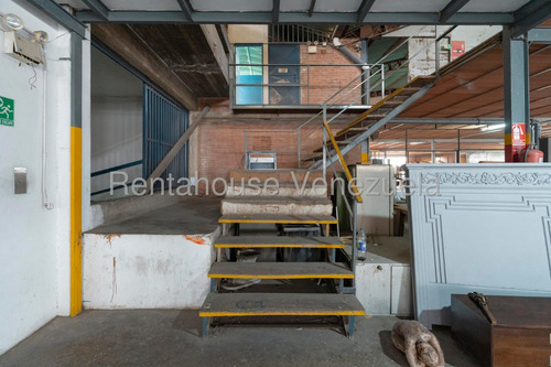 Atención Inversionistas, En La Yaguara Se Vende Excelente Edificio Tipo Galpón Industrial -af