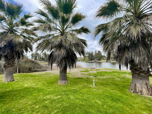 Casa En Venta De 5 Dorm. En Las Cabras