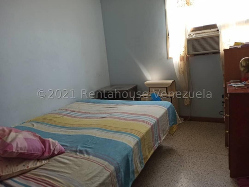 Imagen 19 de 20 de Comodo Apartamento En Venta Urb El Centro Mcy Estef 22-5115