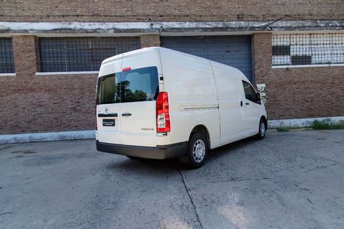 Toyota Hiace 2.8 Tdi Furgón 6at L2h2 3a 5p