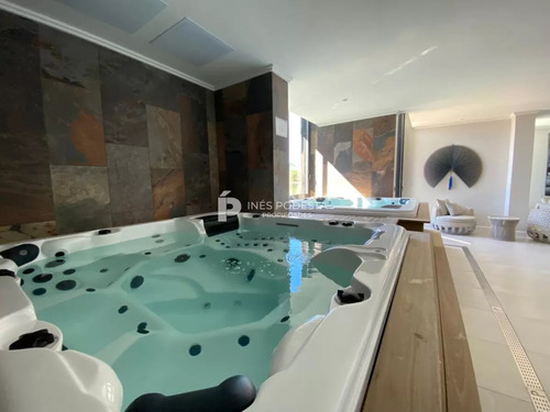 Paramount Esquinero En Alquiler De 4 Dormitorios En Suite