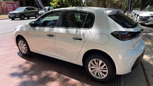 Imagen 2 de 25 de Peugeot 208 New Like 1.2