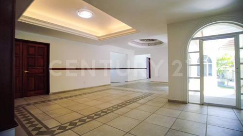 Residencia De Lujo En Venta Tepotzotlan. Un Nivel 10734