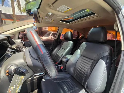Ford Fiesta 1.6 Titanium Aut 2014