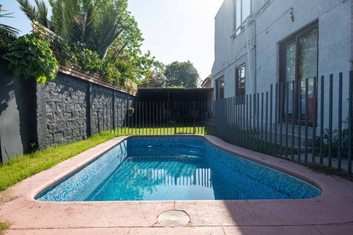 Imagen 20 de 30 de En Pasaje, Jardines Con Terraza Y Piscina (simón González)