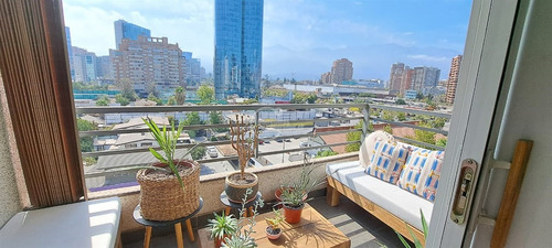 Departamento En Venta De 2 Dorm. En Las Condes