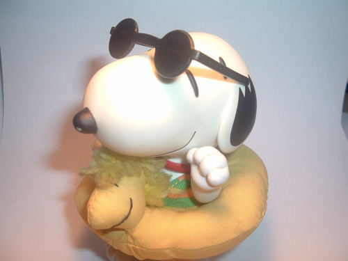 Figura De Snoopy  En Traje De Baño 