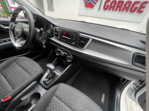 Kia Rio 1.6 L Sedan At