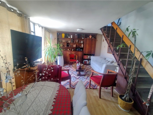 Departamento Duplex, 3 Dorm, Estac. Muy Buen Potencial Para