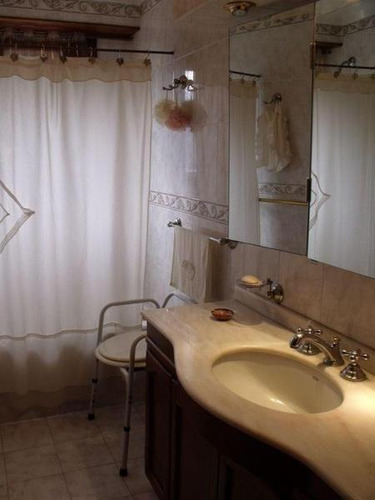 Chalet De Estilo En Venta Zona Los Troncos Mar Del Plata