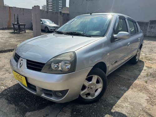 Renault Clio Sedan 1.6 16v Privilège Hi-flex 4p