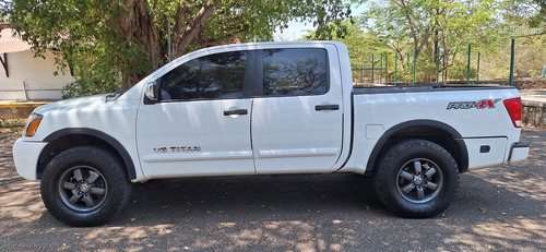 Nissan Titan 5.6l Cab Pro-4x V8 4x4 At