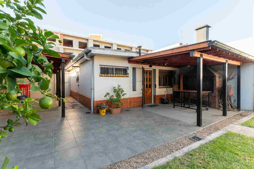 Venta Casa 6amb Cochera Hurlingham Permuta