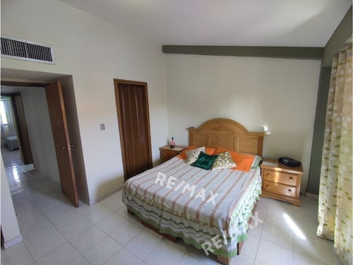 Imagen 11 de 19 de Town House En Edf. Atenea Suite