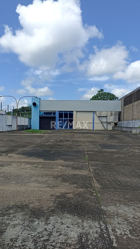 Se Alquila Galpon Comercial En Av Alirio Ugarte Pelayo