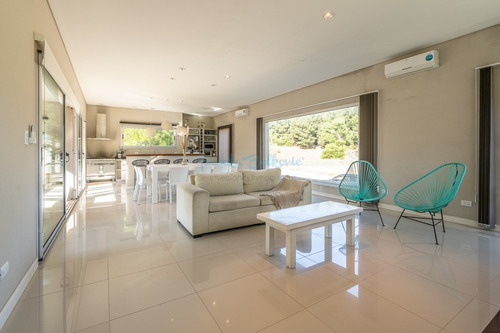 Imagen 1 de 14 de Venta Casa Costa Esmeralda Golf Ref 0065 Minimalista