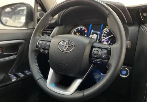 Imagen 13 de 15 de Toyota Sw4 Srx 4x4 At 2.8 204cv
