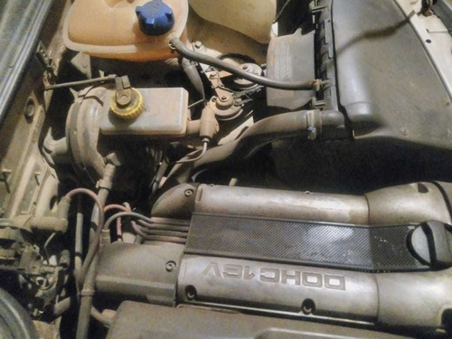 Imagem 7 de 9 de Volkswagen Gol 2000 1.0 16v 5p