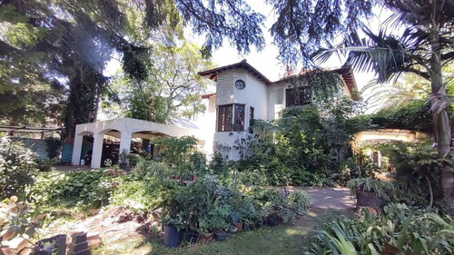 Casa 6 Amb. En Barrio El Cortijo, Malvinas Arg.