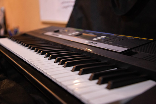 Teclado Yamaha Psr-e243