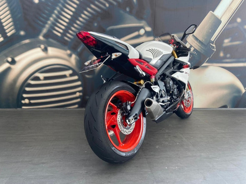 Daytona 675 R 2014