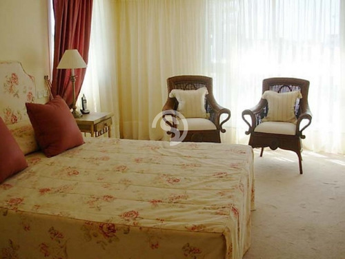 Apartamento En Brava, 3 Dormitorios *- Ref: 2701