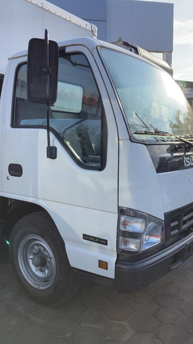 Imagen 4 de 12 de Isuzu Elf 100 2016