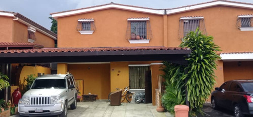 En Venta Bello Townhouse En El Pueblo De San Diego Con Pozo, 225627 Ar