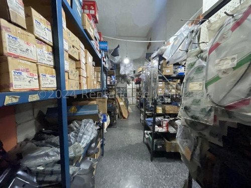 Venta De Local Comercial Con Excelente Ubicaicón En Avenida Ayacucho Maracay Rah 24-19567