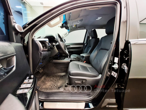 Toyota Hilux 2.8 D-4D TURBO DIESEL CD SRX 4X4 AUTOMÁTICO